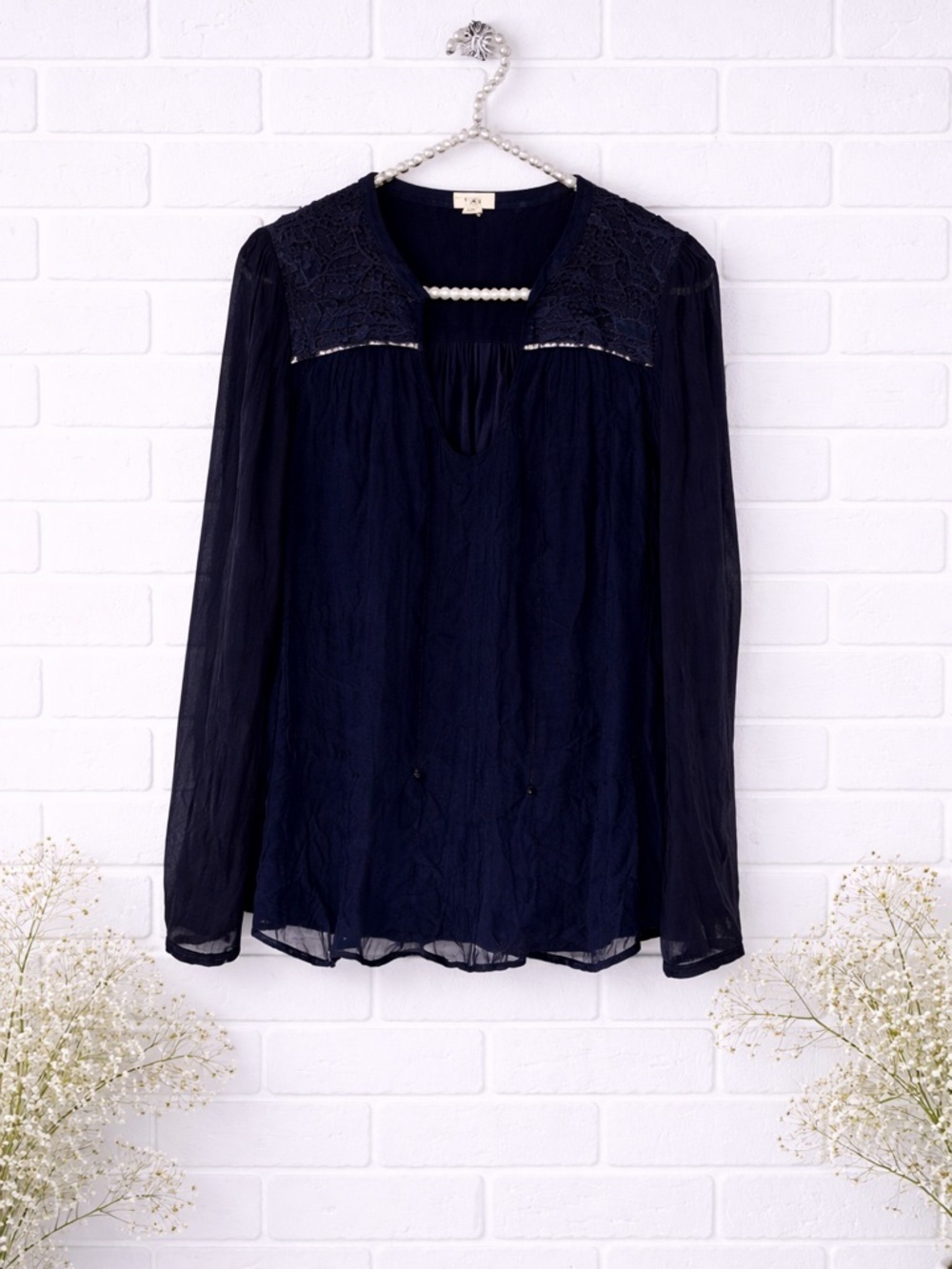 Tiny by Anthropologie Navy Embroidered Split Neck Blouse Size M